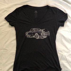 Zoic Truck V Neck Shirt Women’s Medium